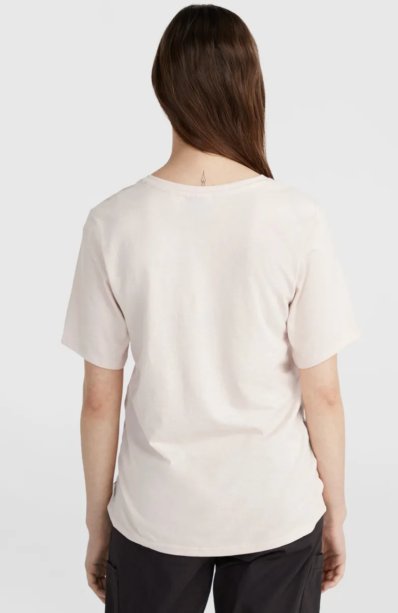 T-shirt Essentials Met V-hals | Peach Whip